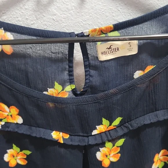 hollister navy sheer flowery top sz small - Picture 2 of 3